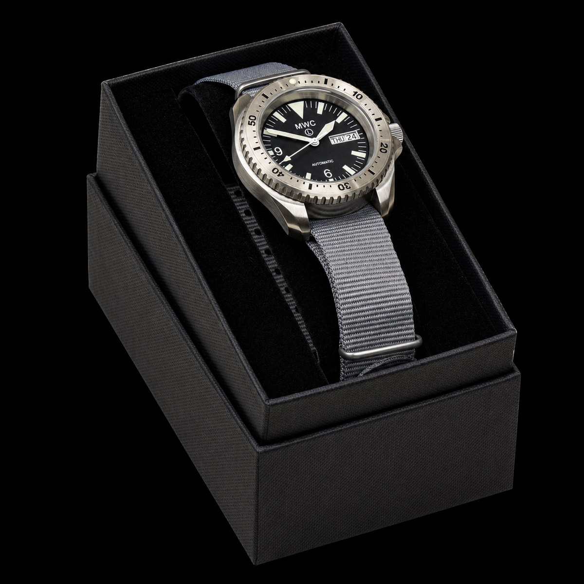 MWC Ltd Edition 1999-2001 Pattern Automatic Day/Date Military Divers Watch with Stainless Steel Case and Sapphire Crystal