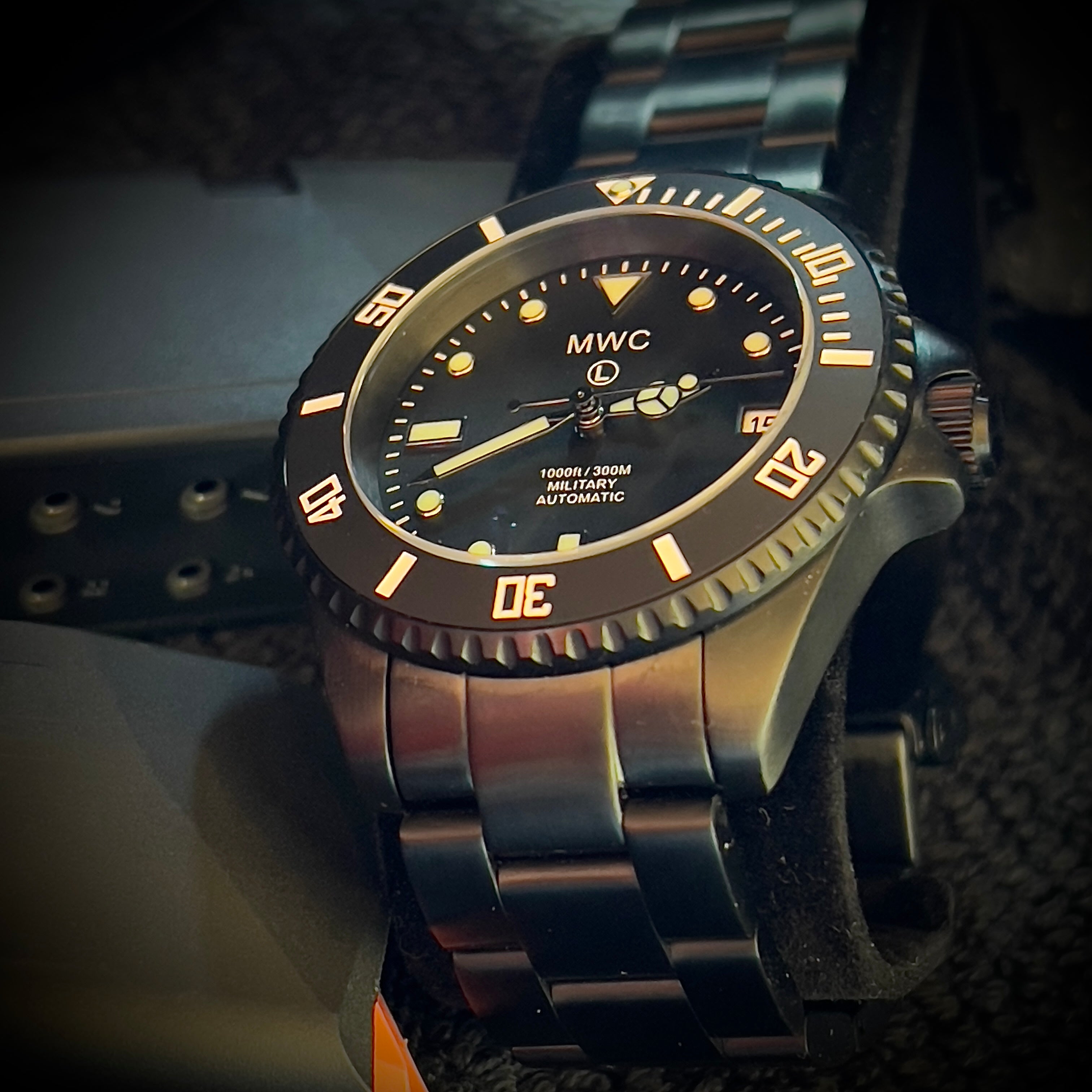 MWC Professional Military Diver 300m – Swiss Sellita SW200 Automatic, Sapphire Crystal, Ceramic Bezel & Steel Bracelet