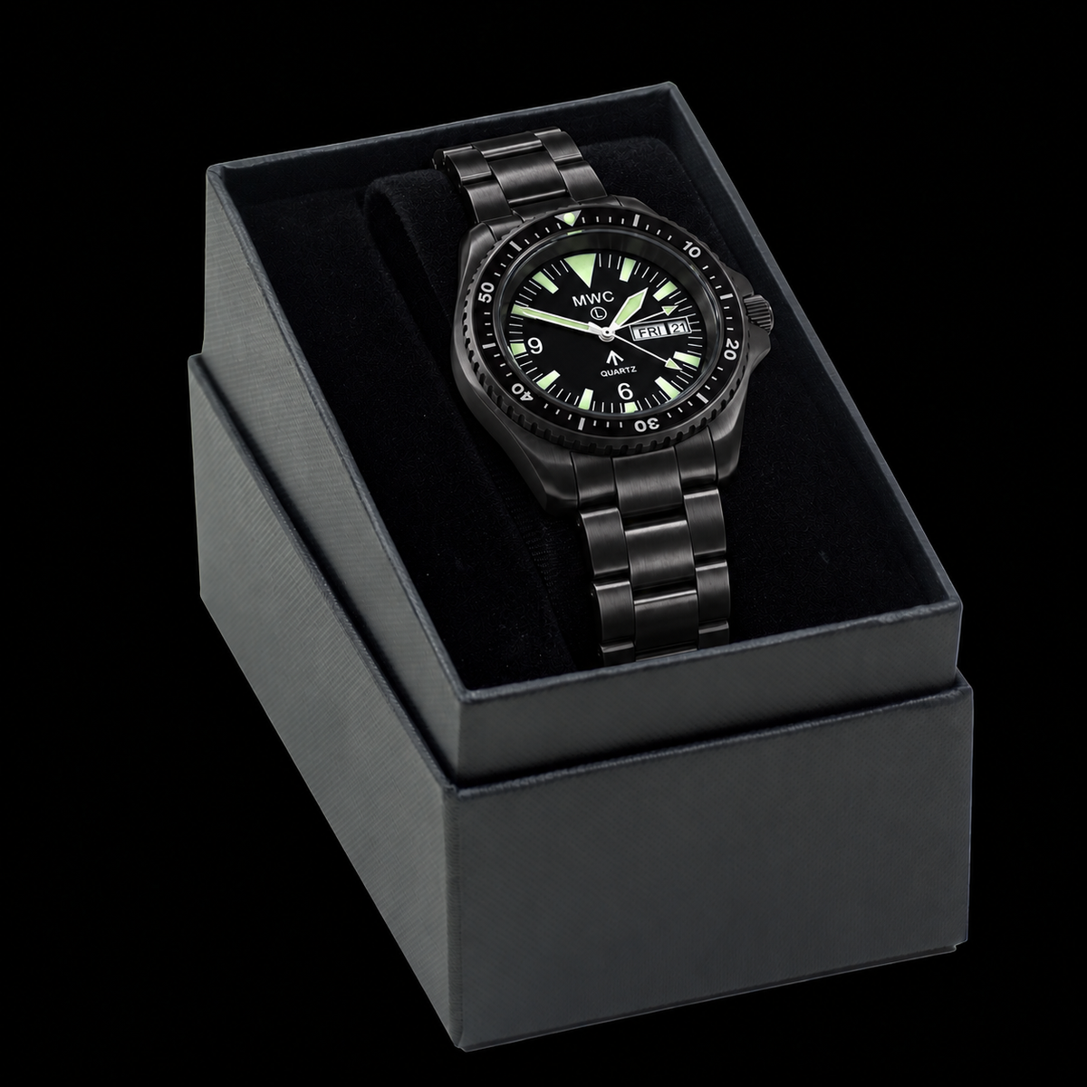 MWC 1999-2001 Pattern Quartz Day/Date Military Divers Watch with PVD Stainless Steel Case and Sapphire Crystal on a Matching Bracelet
